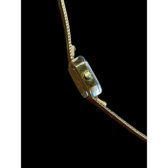 Armitron E. Gluck Corp 25/4136 Gold Tone Quartz Movement Ladies Mesh Band Wrist main image 4